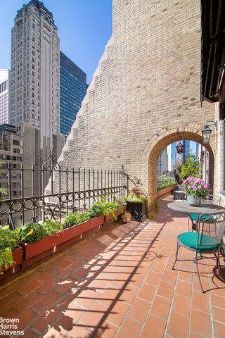 $4,975,000 | 480 Park Avenue, Unit 18H | Midtown East