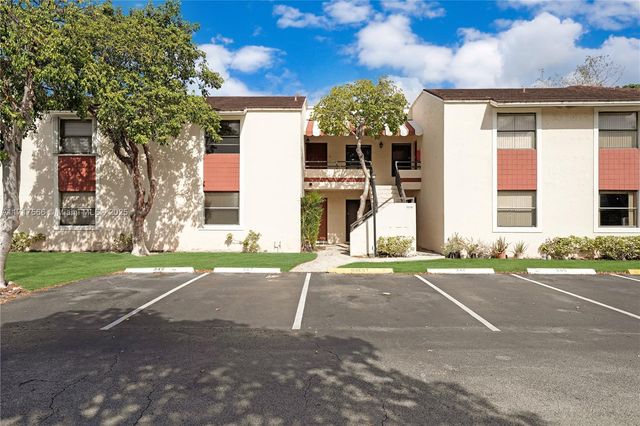 $2,200 | 20310 Northeast 3rd Court, Unit 10 | Ives Estates