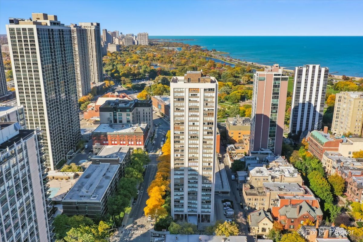 70 West Burton Place Unit 1702 Chicago IL 60610 Compass