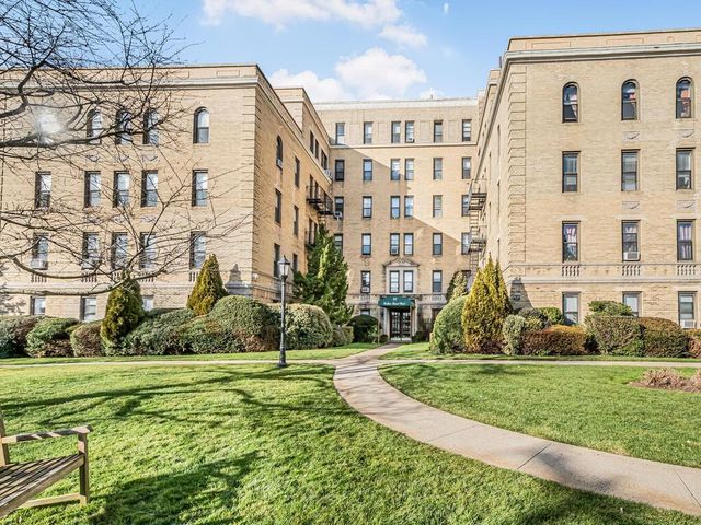 $178,000 | 43 Calton Road, Unit 1D | Highland Park