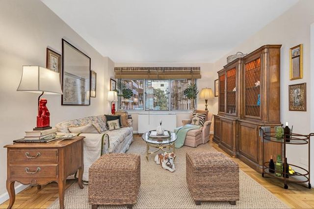 $578,000 | 250 East 87th Street, Unit 3E | Upper East Side