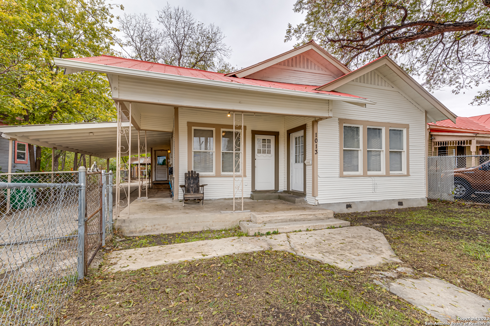 a view of a house with a outdoor space