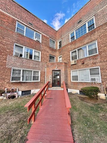 $330,000 | 69-09 138th Street, Unit 3A | Kew Gardens Hills