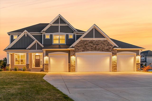 $935,000 | 12932 Bauer Drive North | Champlin