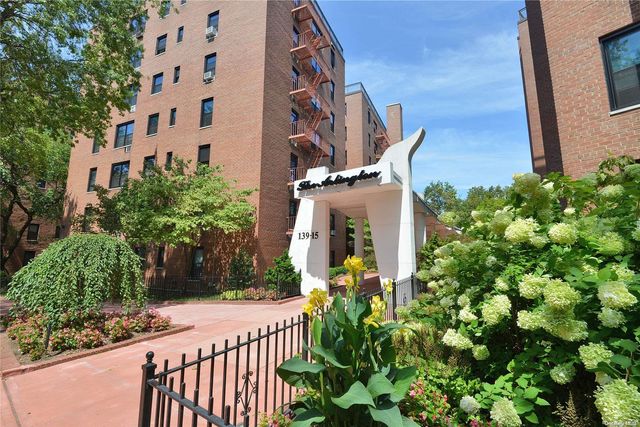 $290,000 | 139-15 83rd Avenue, Unit 111 | Briarwood