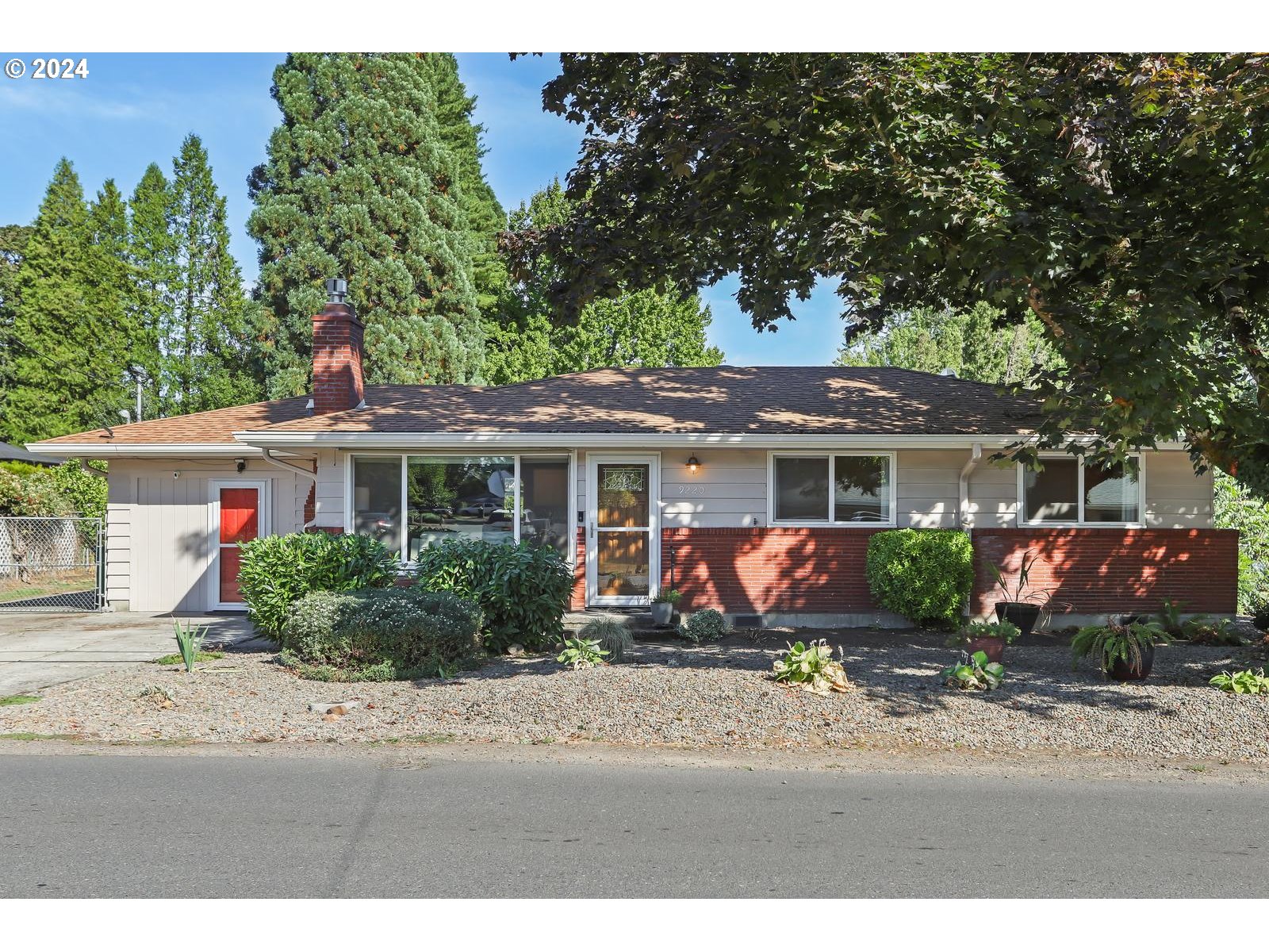 a front view of house with yard