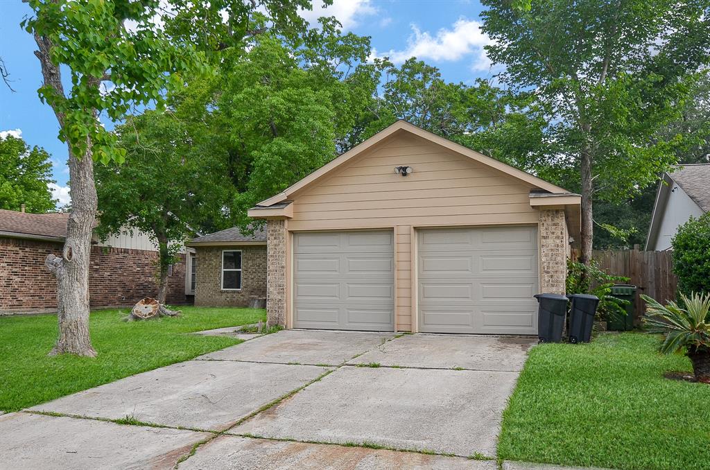 front view of house with a yard