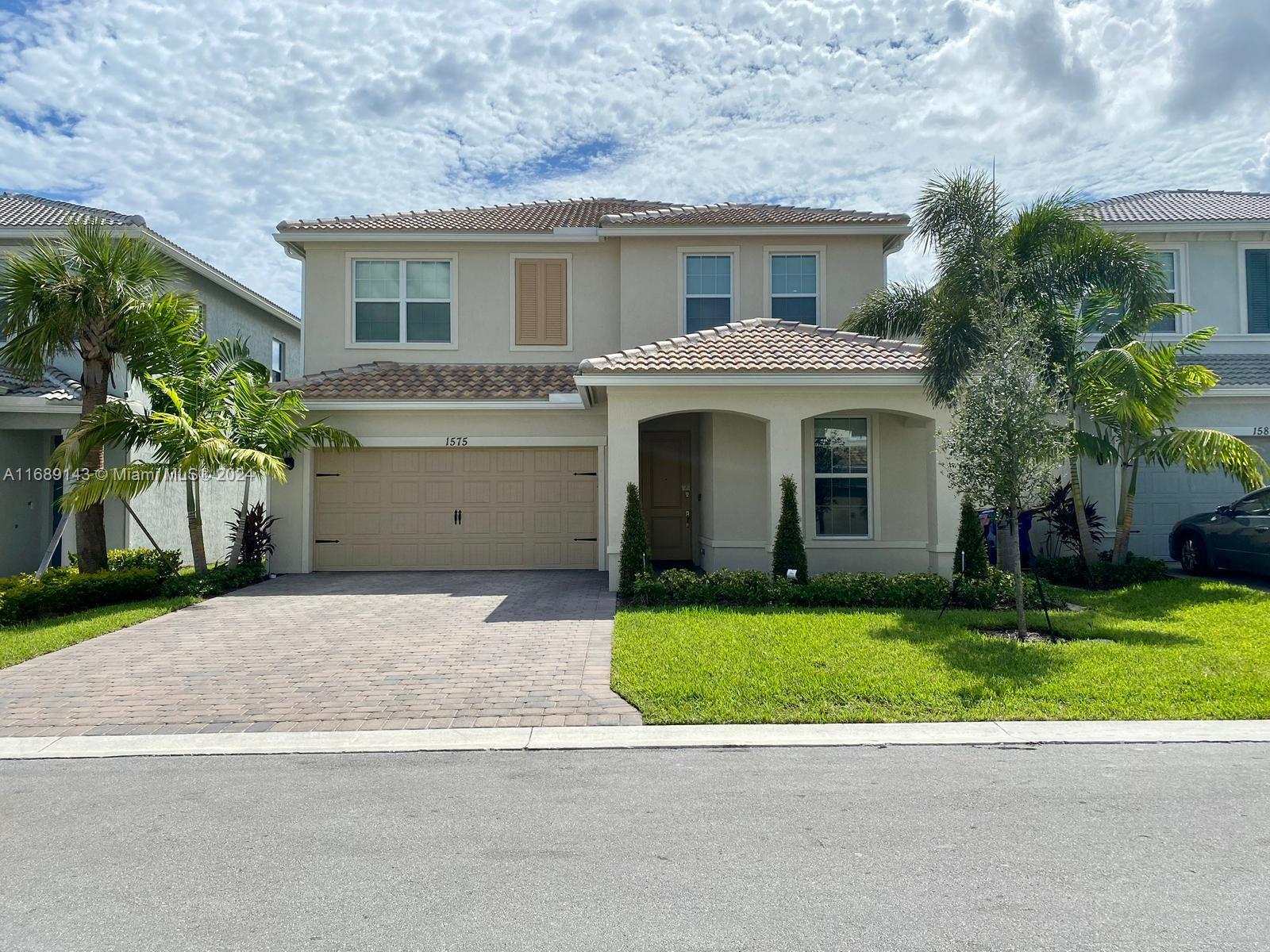 a view of a house with a outdoor space