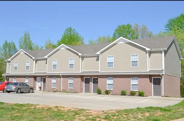 $995 | 689 Oliver Loop, Unit E | Clarksville