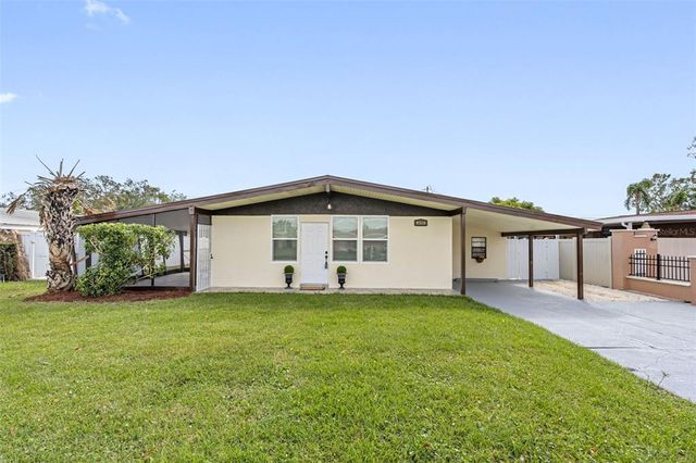 $435,000 | 4506 West Burke Street | Pinecrest West Park