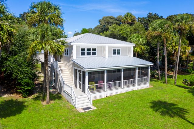 $1,529,000 | 612 East Ashley Avenue | Folly Beach