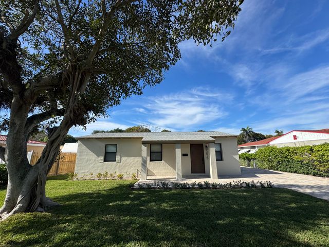 $559,900 | 3015 Robert Road | Poinciana Park