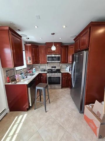 $3,500 | 271 Balcom Avenue, Unit 2A | Throgs Neck