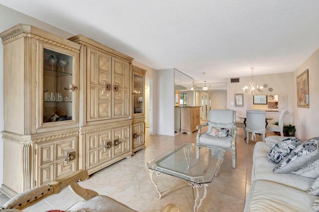 $329,000 | 3605 South Ocean Boulevard, Unit 333 | South Palm Beach