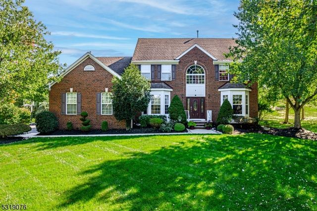 $1,199,900 | 8 Boulder Brook Court | Montgomery Township - Somerset County