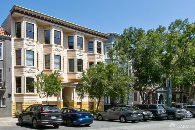 $799,000 | 221 Noe Street, Unit 8 | Duboce Triangle