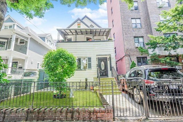 $1,299,000 | 275 East 5th Street | Kensington