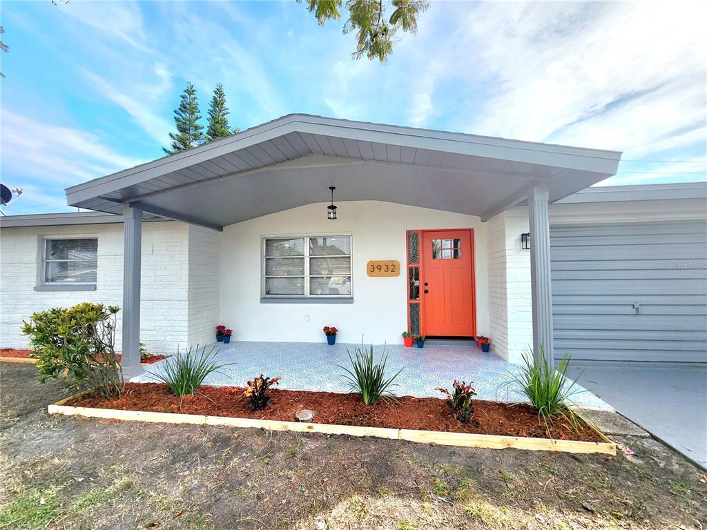 a front view of house with yard