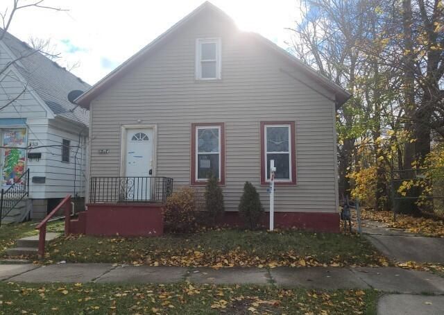 $69,900 | 1317 Kewaunee Street | The 19th Ward