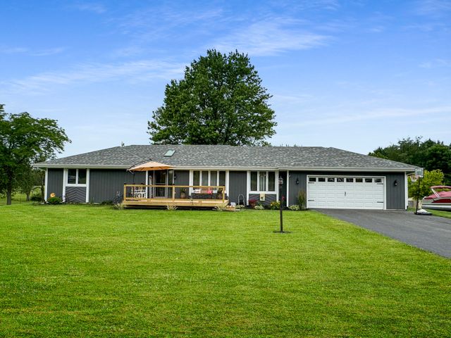 $450,000 | 315 South Jackson Road | Seward Township - Winnebago County