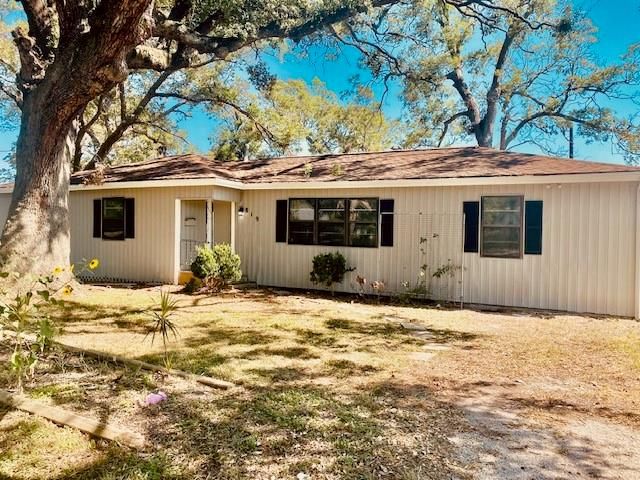 $1,700 | 819 West Kyle Road | Clute