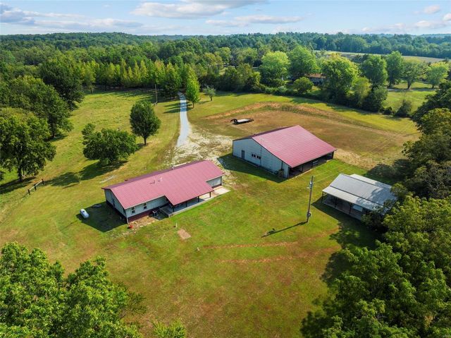 $589,900 | 21924 Trogdon Road | Union Township - Ste. Genevieve County