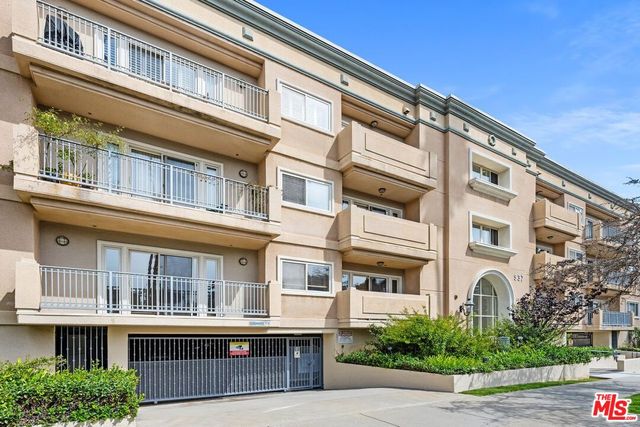 $825,000 | 937 12th Street, Unit 204 | Santa Monica