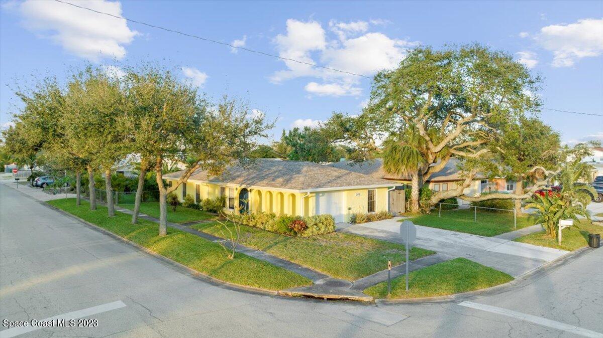 Beautiful 3 BR 2 BA Beach House