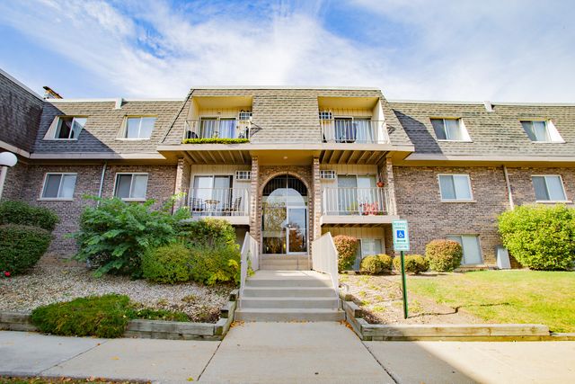 $187,000 | 866 Crimson Court, Unit 1105 | Prospect Heights