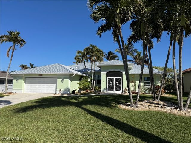 $899,900 | 5235 Skylark Court | Cape Coral