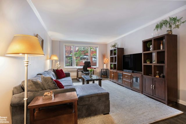 $699,000 | 225 East 76th Street, Unit 5A | Lenox Hill