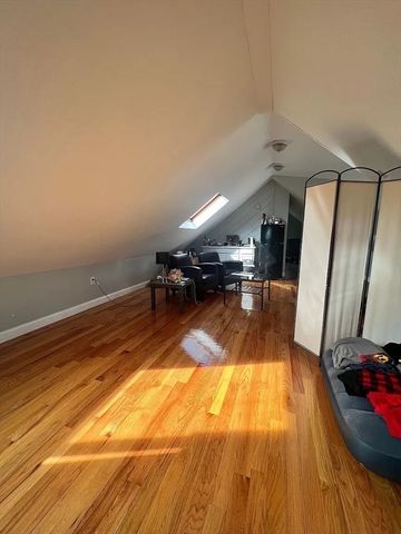 $1,750 | 20 Kenton Road, Unit 4 | Jamaica Plain