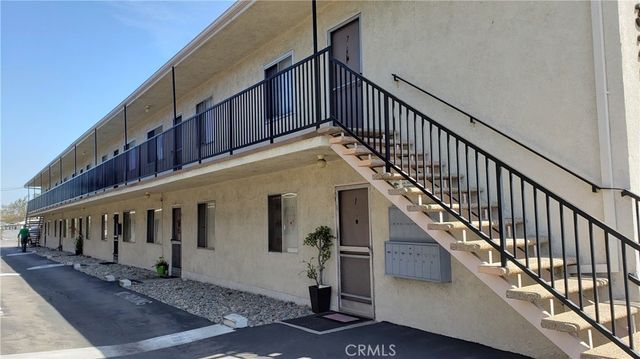 $2,095 | 327 West Carson Street, Unit 5 | Central Carson