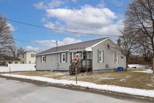 $193,500 | 570 Lower Allen Street | Fort Edward Town