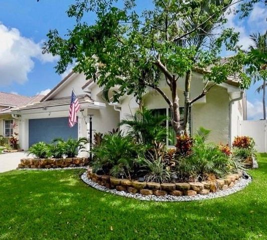 $995,000 | 1071 Delray Lakes Drive | Delray Lakes