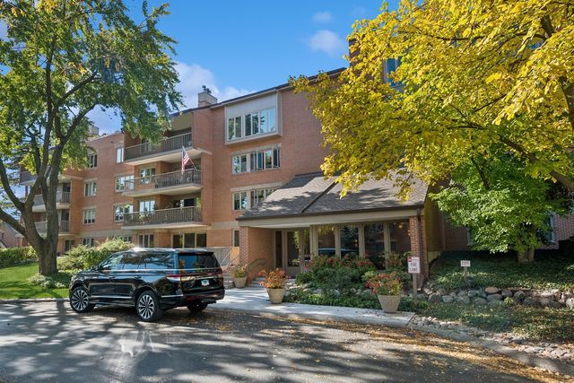 $545,000 | 44 Park Lane, Unit 435 | Park Ridge