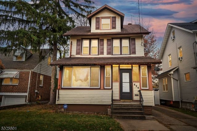 $465,000 | 424 East 4th Avenue | Roselle