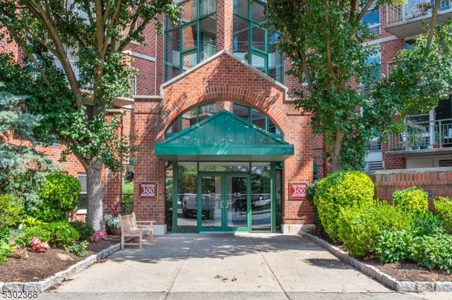 $445,000 | 300 Main Street, Unit 405 | Singac