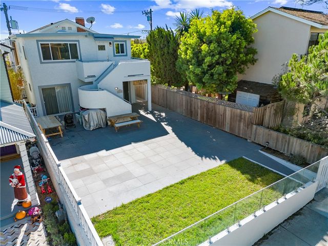 $13,000 | 400 17th Street | Manhattan Beach Sand