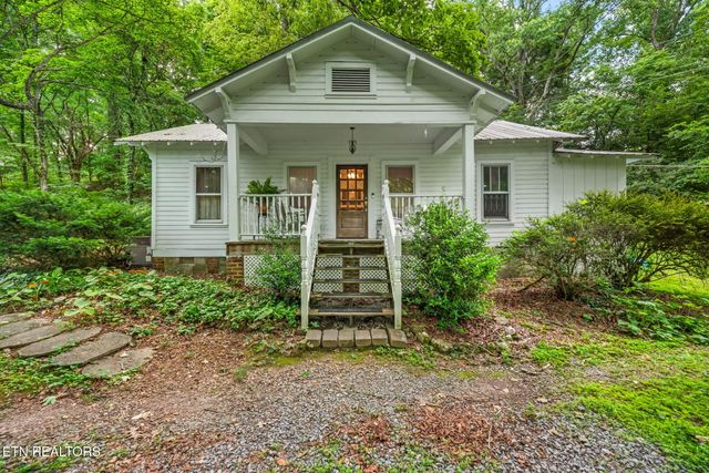 $399,900 | 315 Laurel Hollow Road