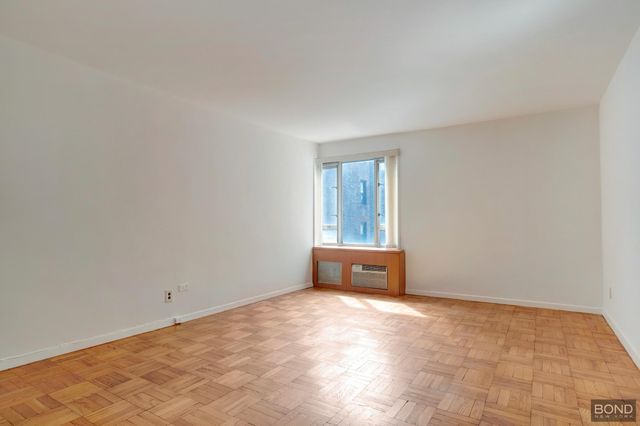 $399,000 | 60 Remsen Street, Unit 9G | Brooklyn Heights