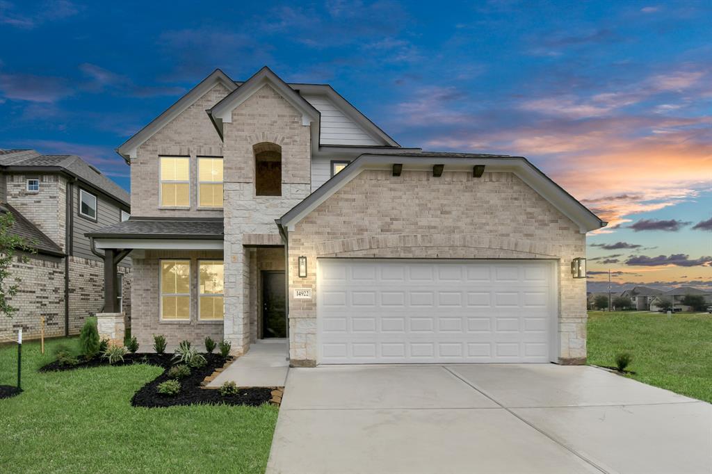 Welcome home to 14922 Rural Ridge Drive located in Telge Ranch and zoned to Cy-Fair ISD.