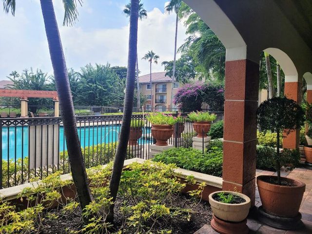 $2,300 | 4197 Haverhill Road, Unit 212 | West Palm Beach