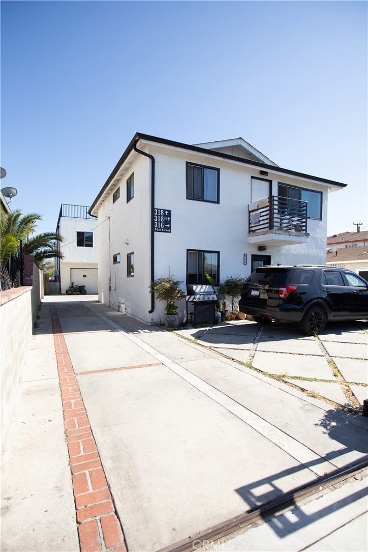 a house view with a outdoor space