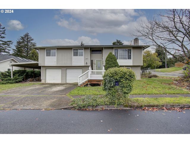 $480,000 | 1664 Southwest Orchard Avenue | Gresham Butte