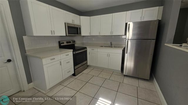 $2,199 | 5822 Banana Road, Unit 5822 | Royal Palm Estates