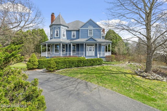 $635,000 | 2230 Hunt Club Drive | Schodack