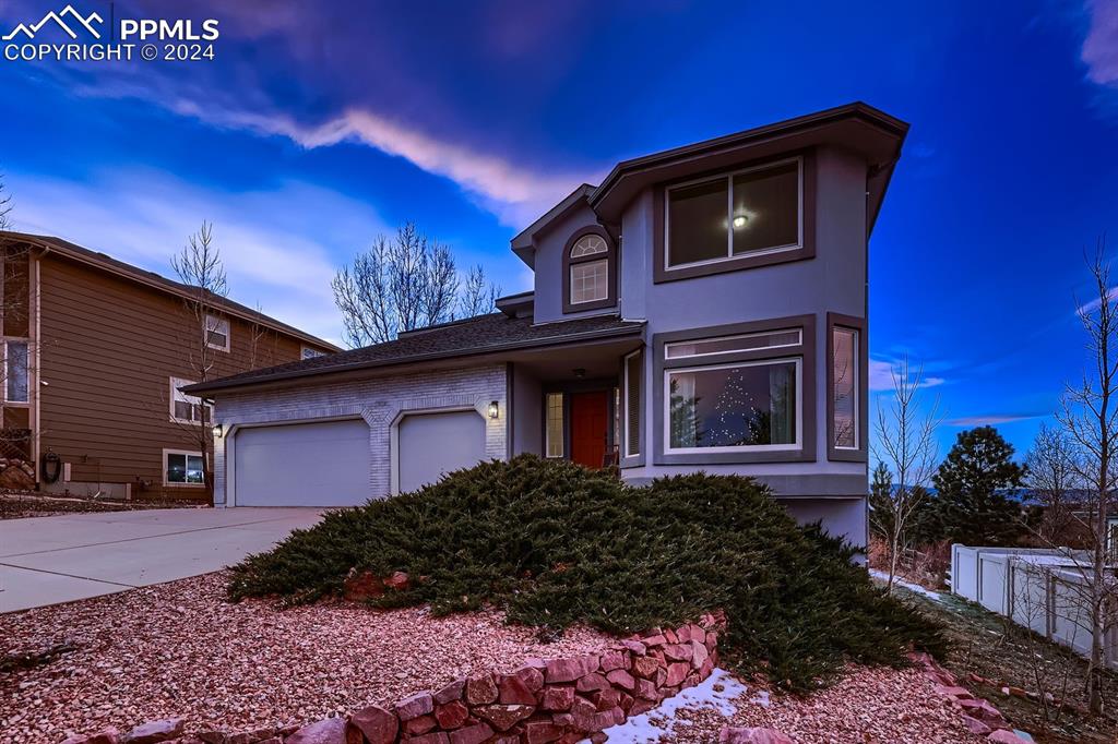 View of front of house featuring a garage