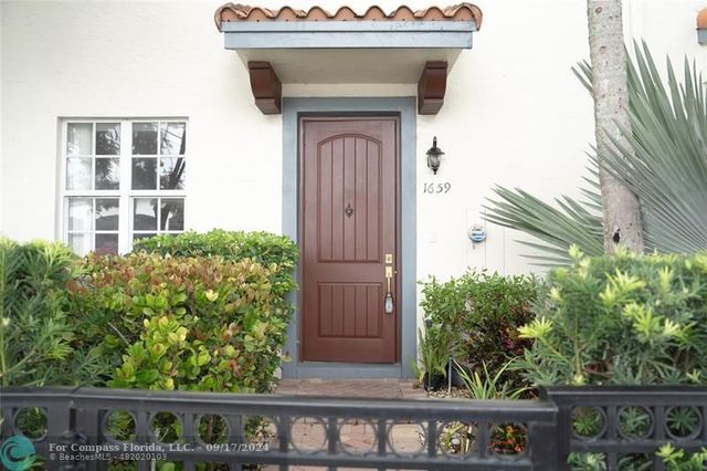 $4,700 | 1659 North Federal Highway | Delray Beach