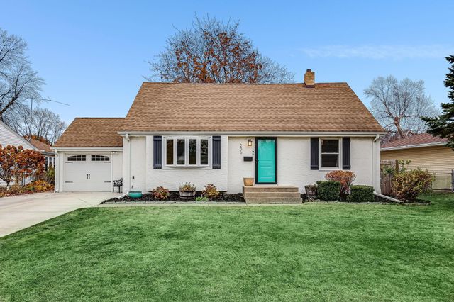 $379,900 | 236 Dessa Lane | Oak Park